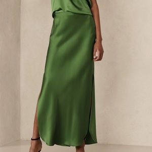 Gorgeous charmed green silk dreamer skirt